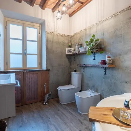 Stunning In With Jacuzzi Vakantiehuis *