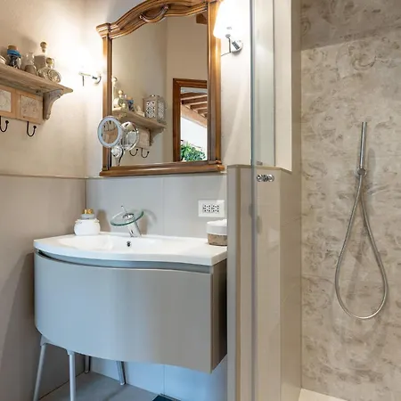 Stunning In With Jacuzzi * Capannori