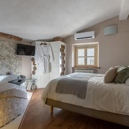 Stunning In With Jacuzzi Vakantiehuis *